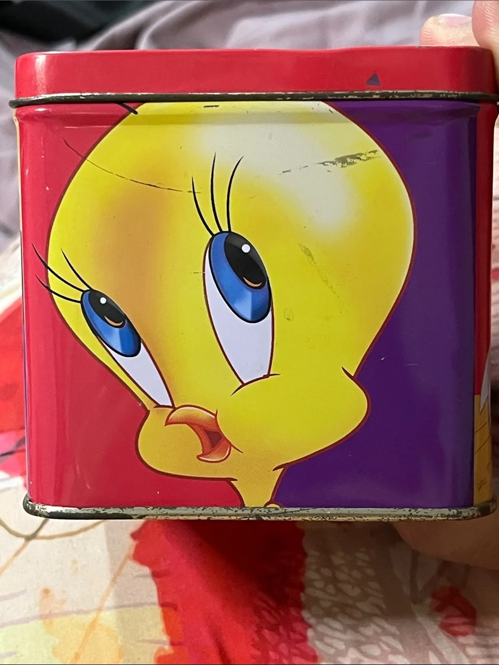 Warner Bros. Tasmanian Devil Metal Tin in Red and Yellow